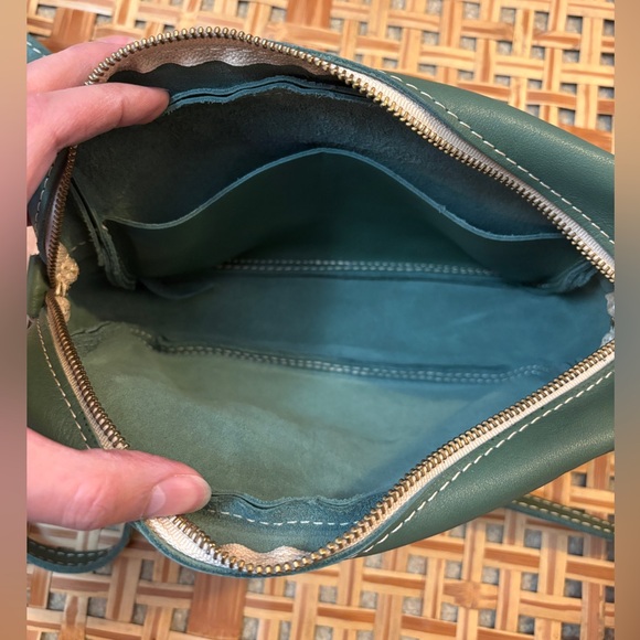 Portland Leather Large Camera Bag Green - Picture 7 of 7